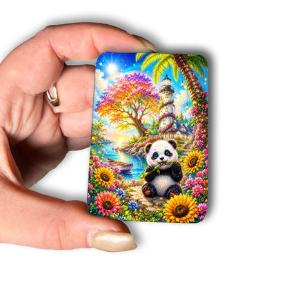 Cover Minder – Panda am Blüten-Leuchtturm